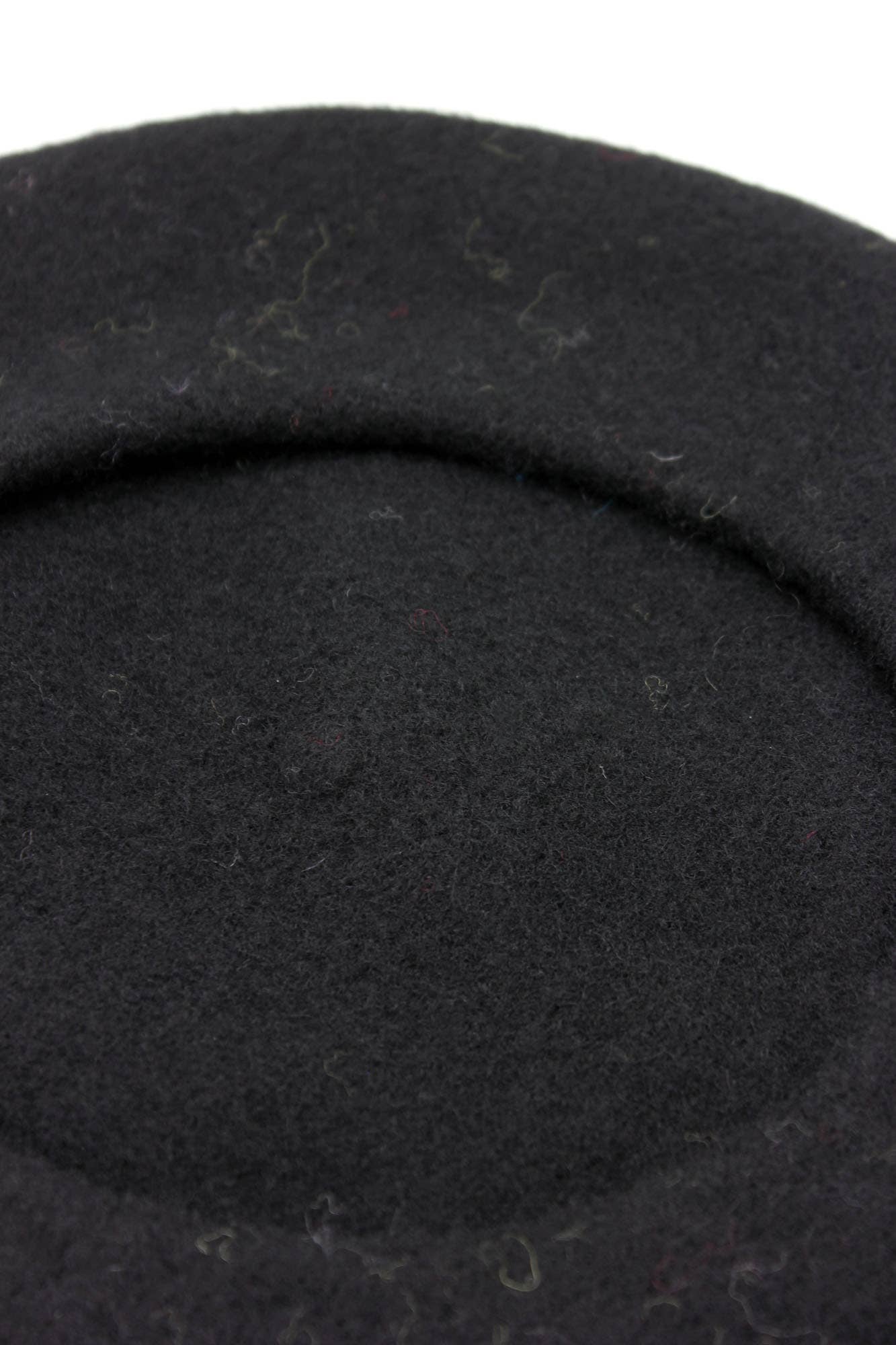 Classic beret in pure wool