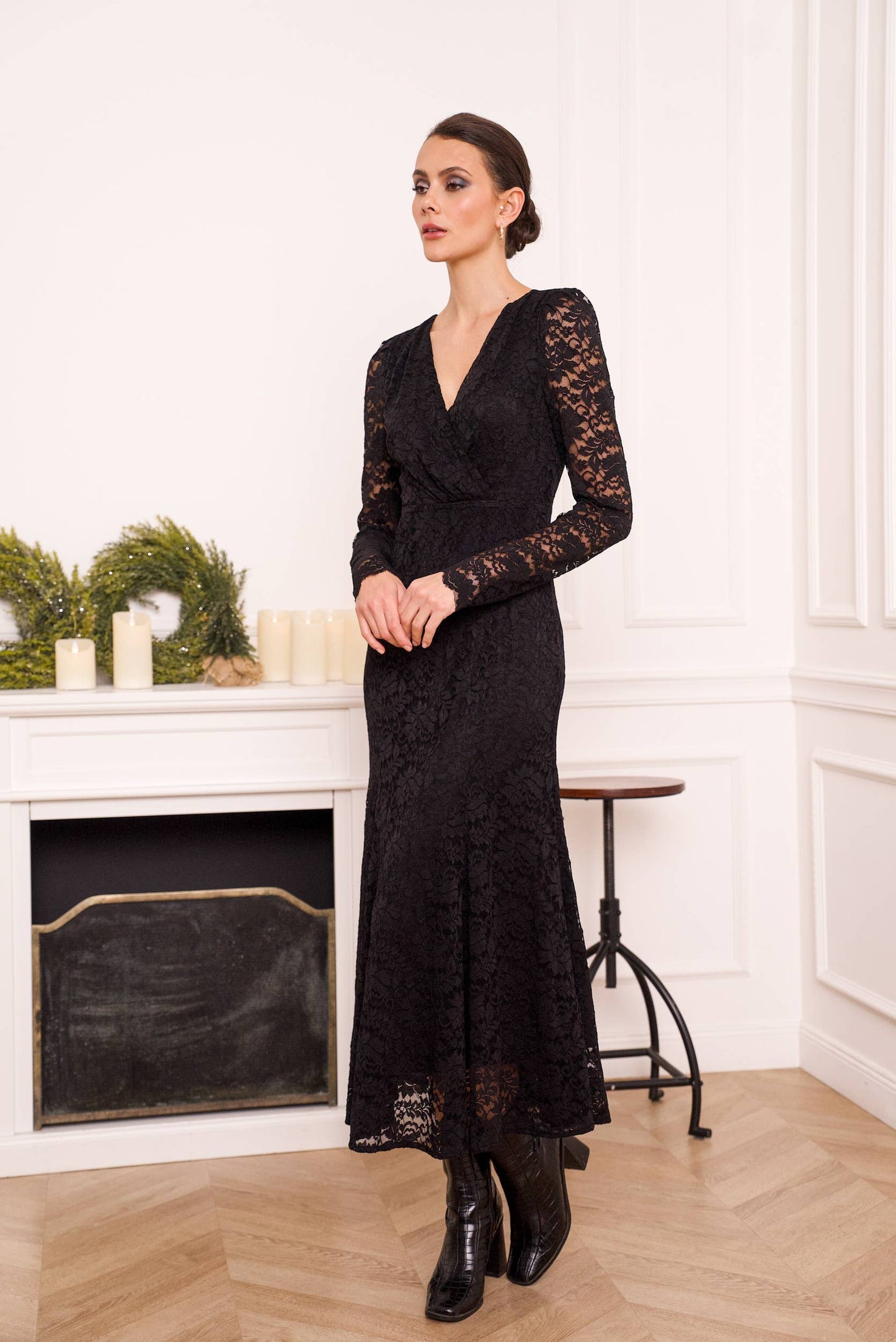 Lace Fitted lace long dress -