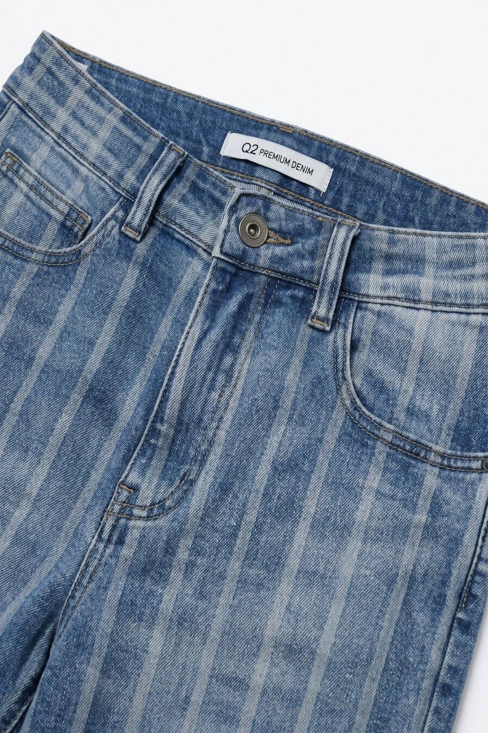 Q2 Stripe Design stretch Denim mom Leg Jeans in medium wash