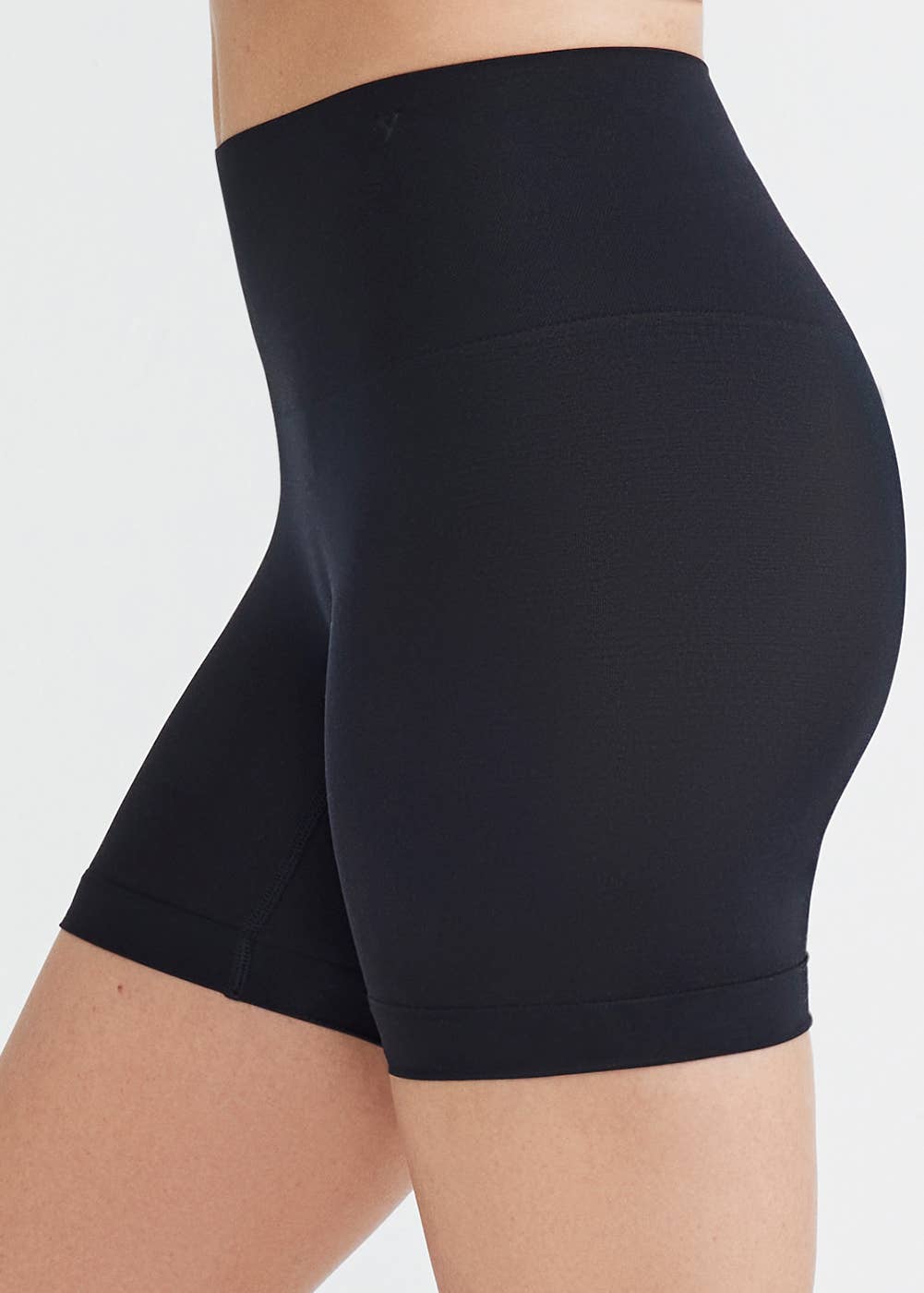 Yummie Ultralight Shaping Short - Seamless