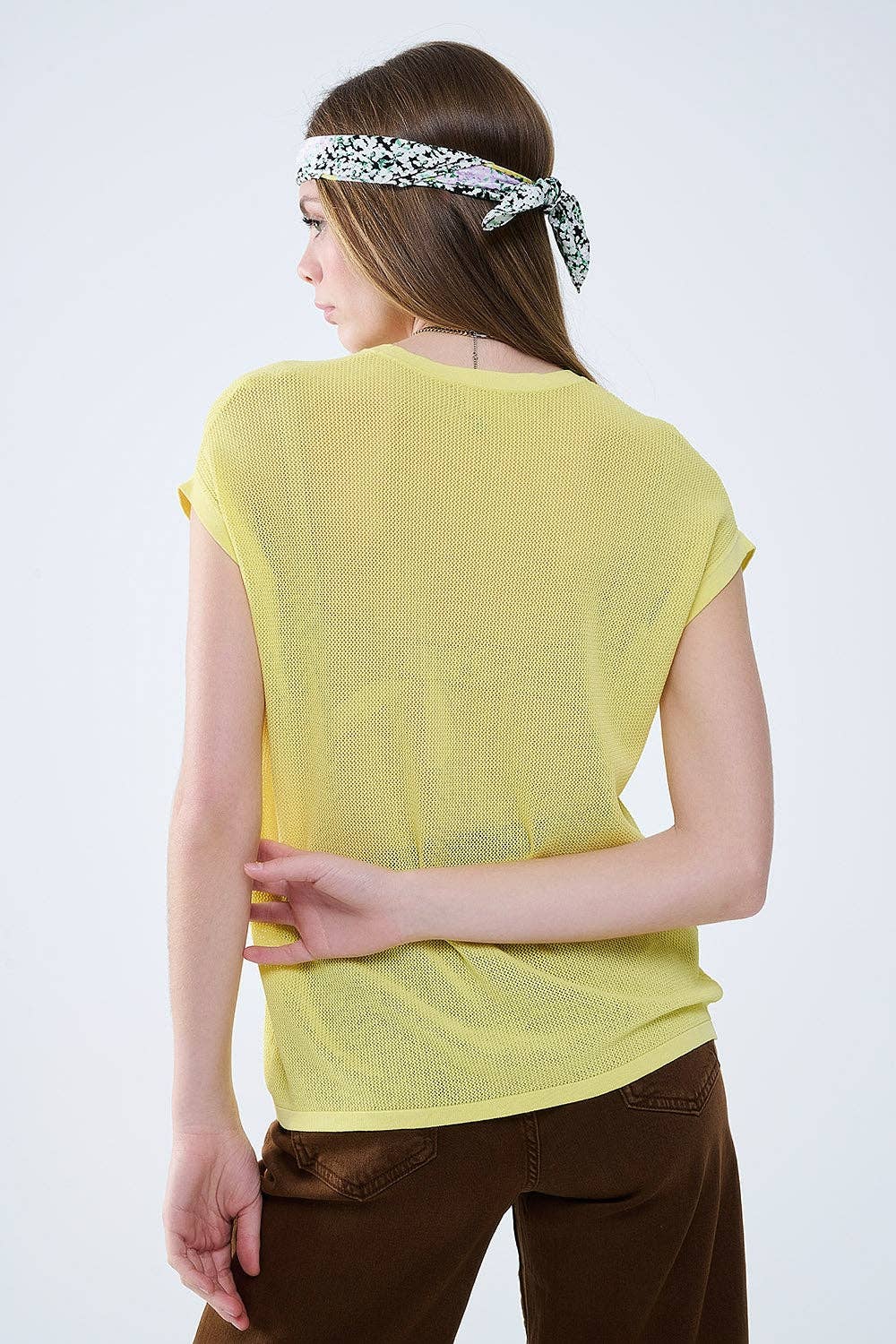 Q2 Grid knit sweater in yellow color
