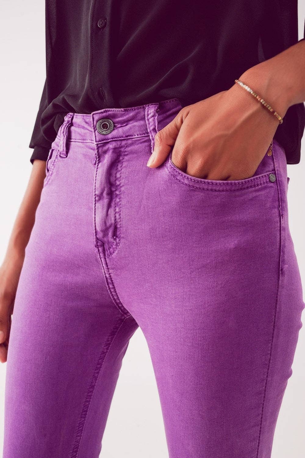 Q2 Flare jeans with raw hem edge in purple
