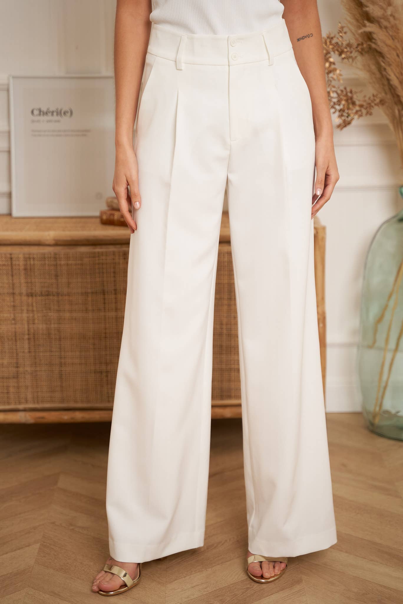 Attentif Wide-cut plain pants