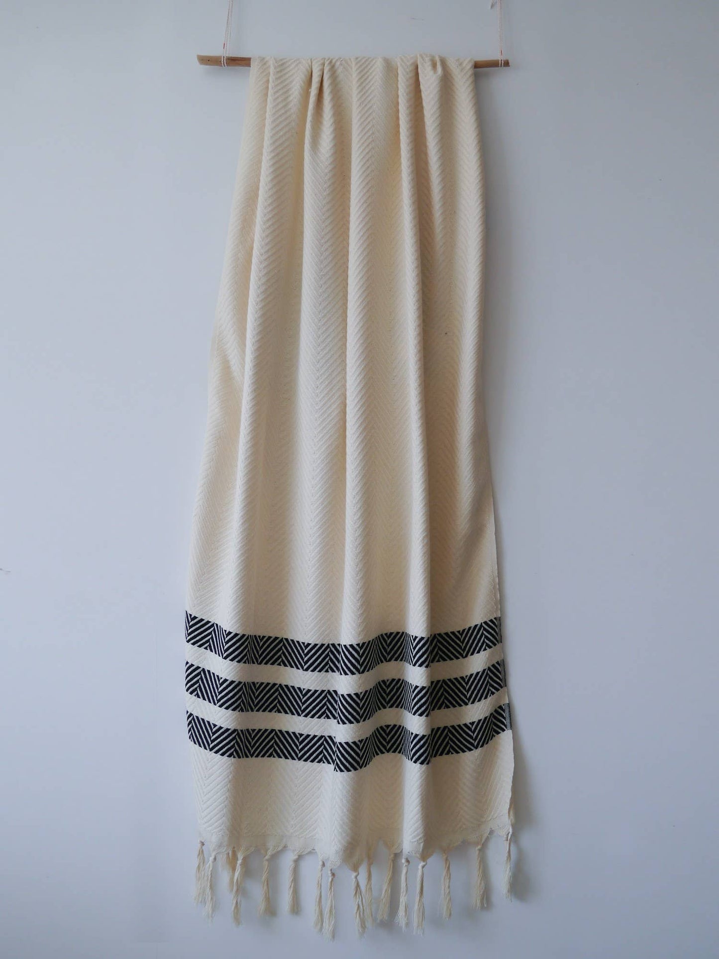 Chevron pattern natural cotton throw blanket - Black Striped