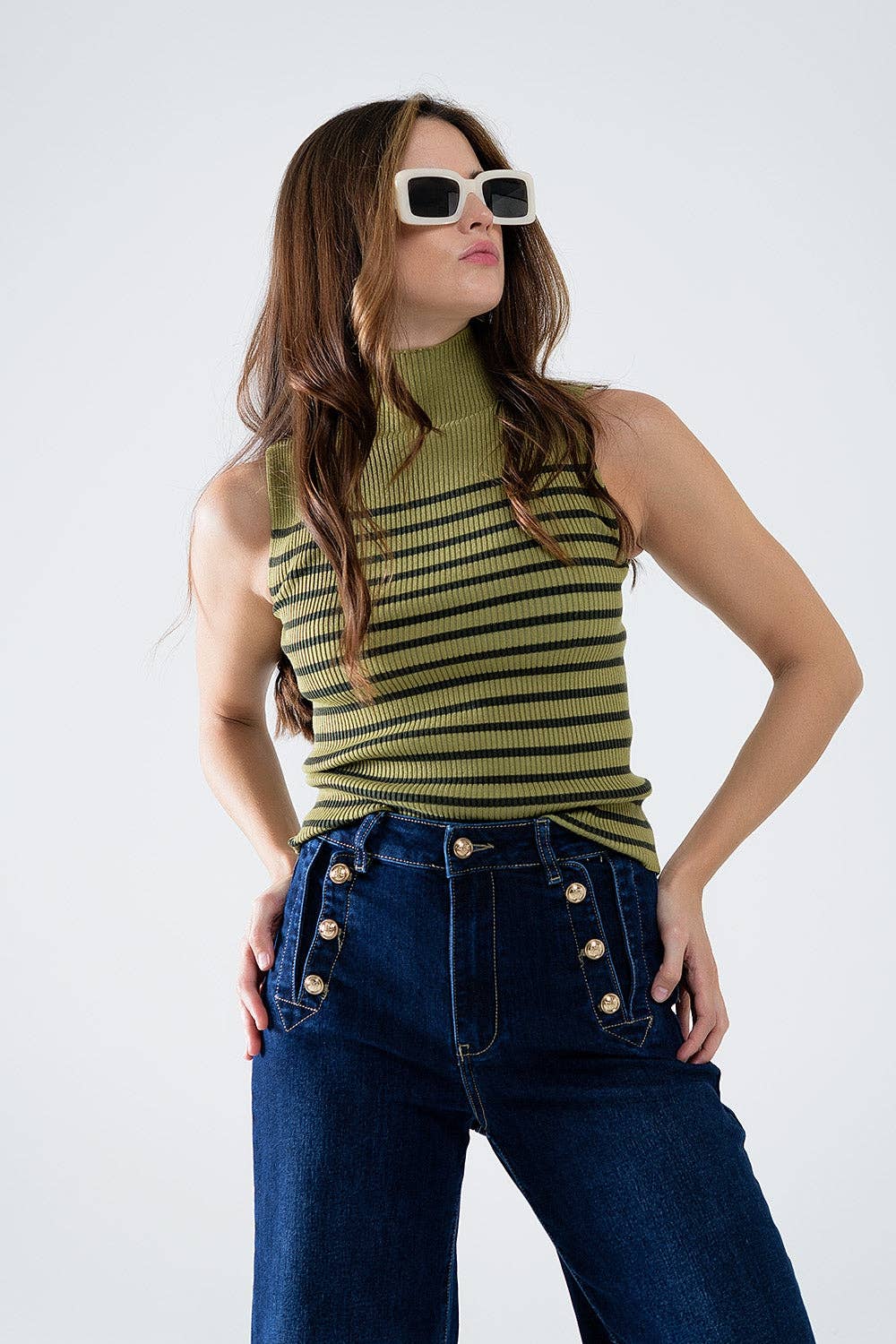 Q2 Striped Turtle sweater In Olive Green