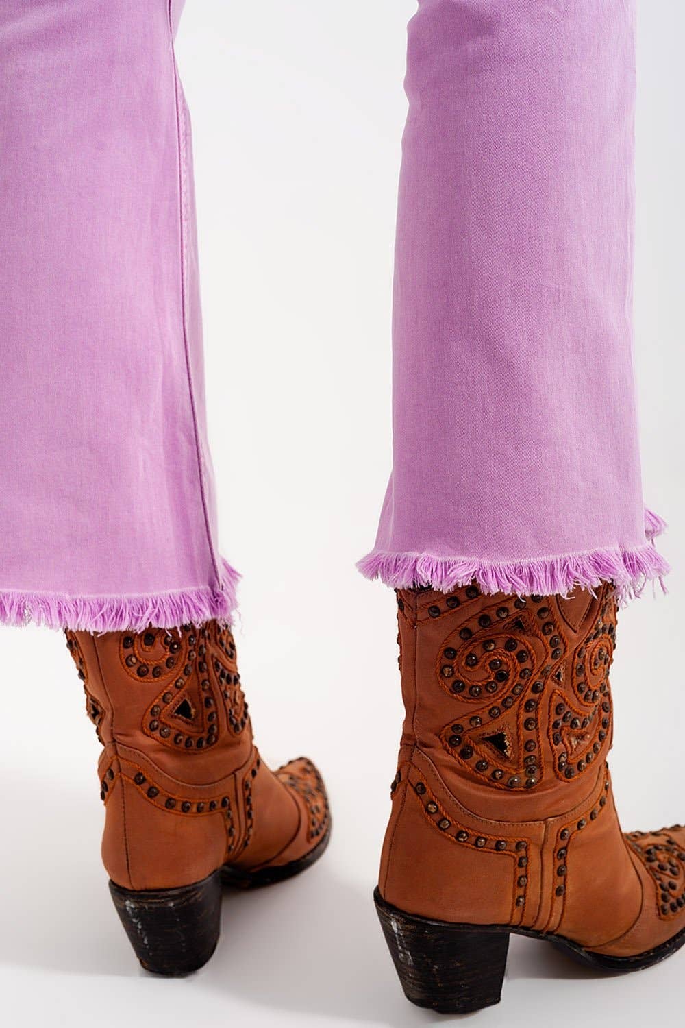 Q2 Straight Pants in pink with wide ankles