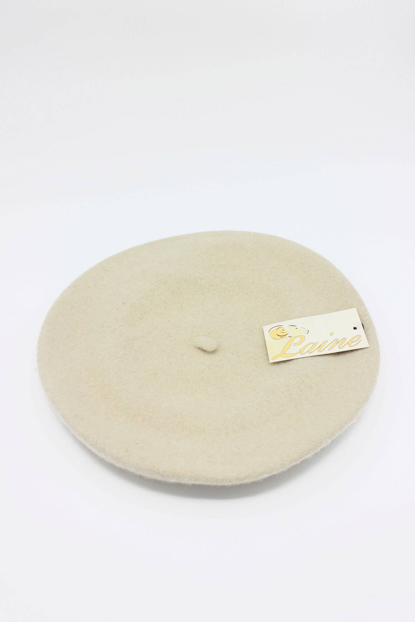 Classic beret in pure wool