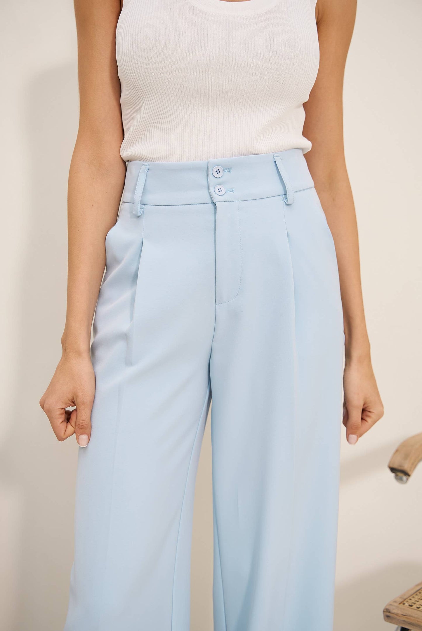 Attentif Wide-cut plain pants