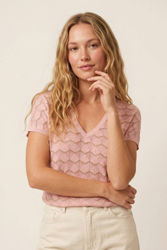 Q2 Light Pink Chevron Fine Knit V-Neck Short Sleeve Top