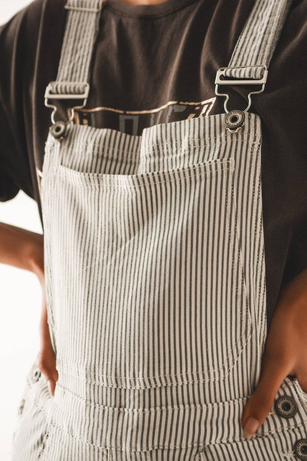 Q2 Salopette jumpsuit in grey stripes