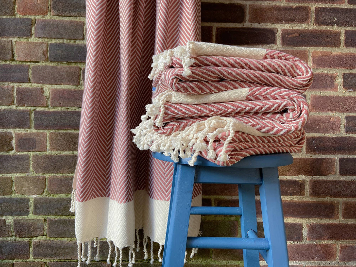 Chevron pattern natural cotton throw blanket- Old Rose