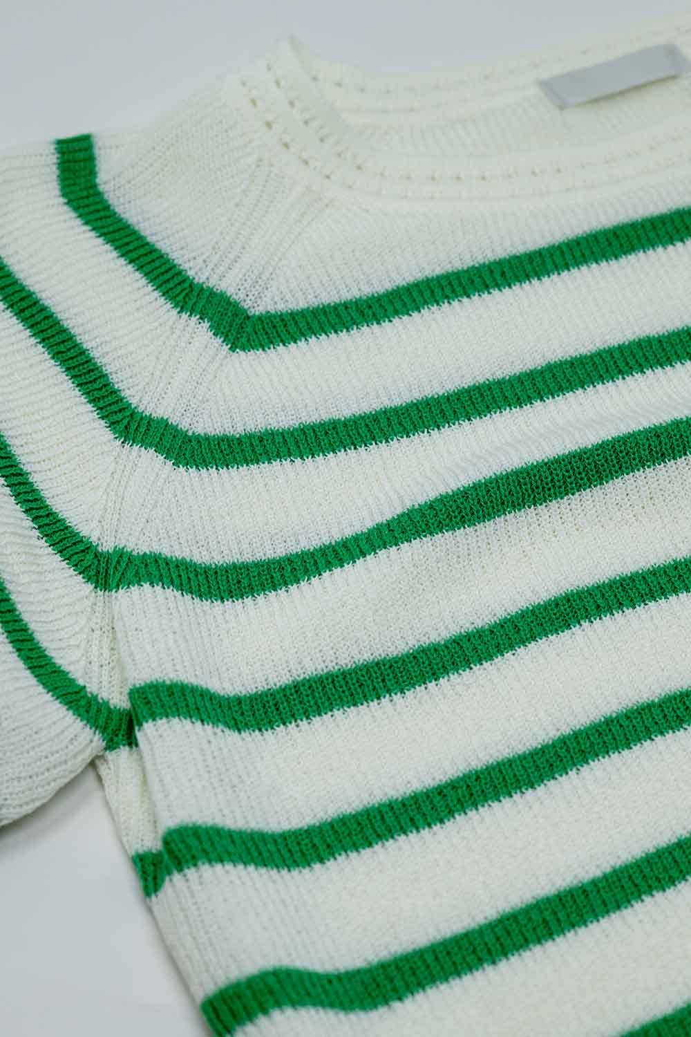 Q2 Short sleeves white knit sweater with green stripes