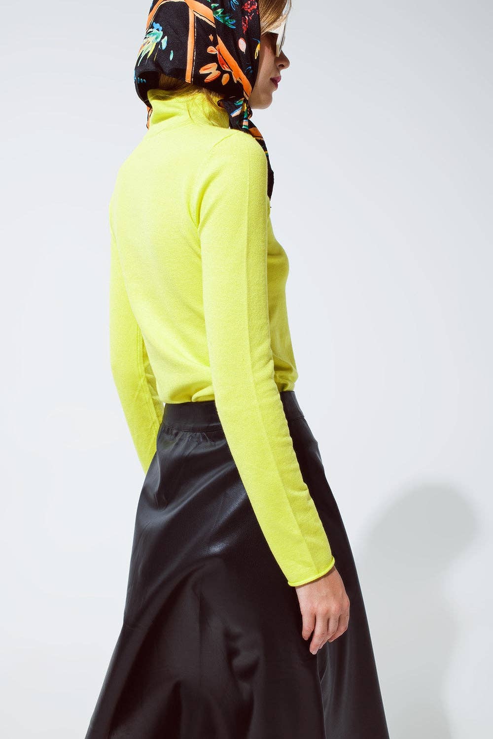 Q2 Basic lime Green fine knit bodycon sweater