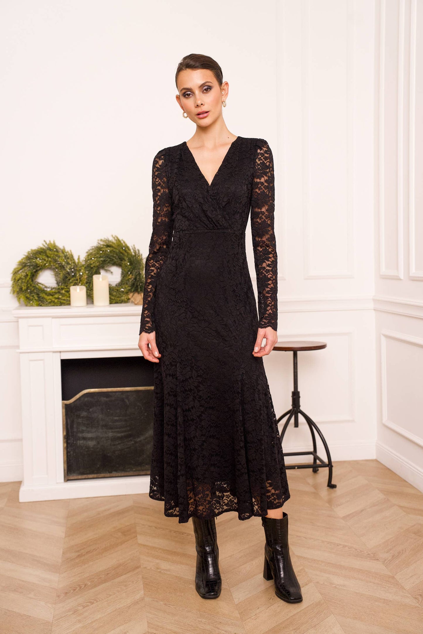 Lace Fitted lace long dress -