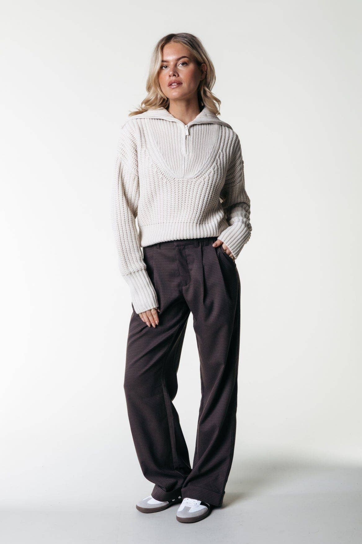 Colourful Rus Straight Pants | Dark brown