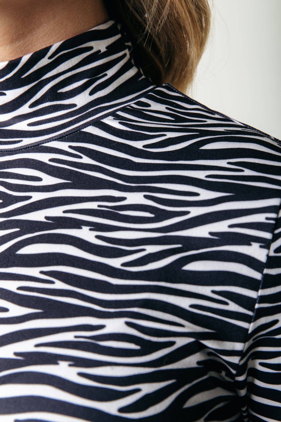 Colourful Rebel Neyo Zebra Top | Black/white