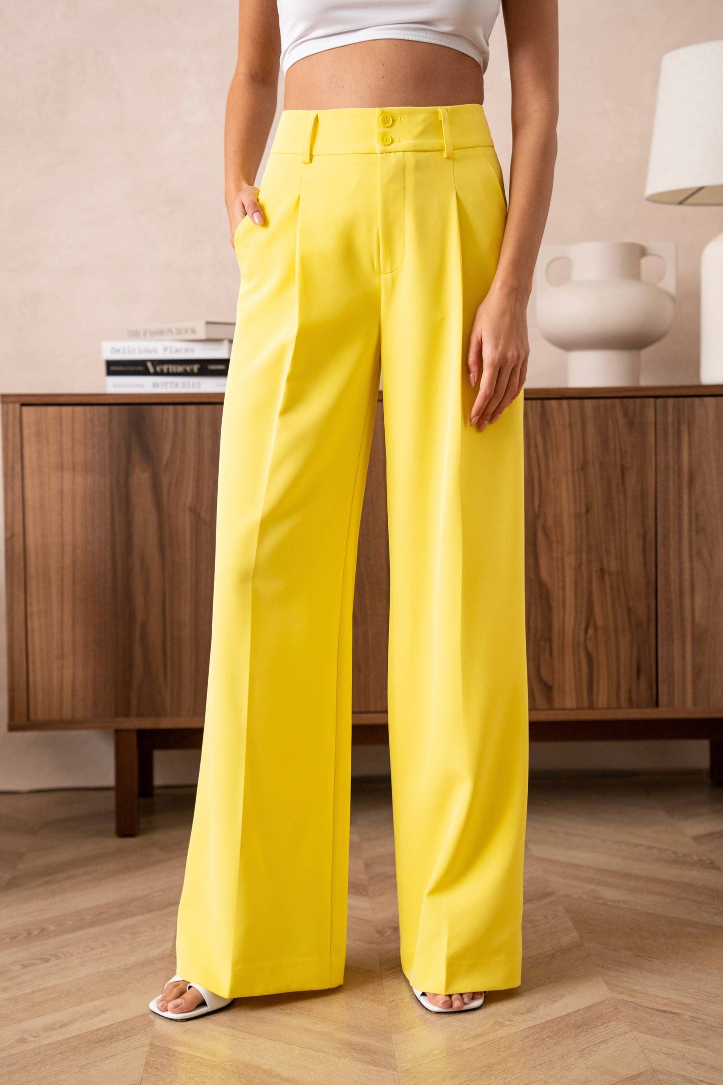 Attentif Wide-cut plain pants