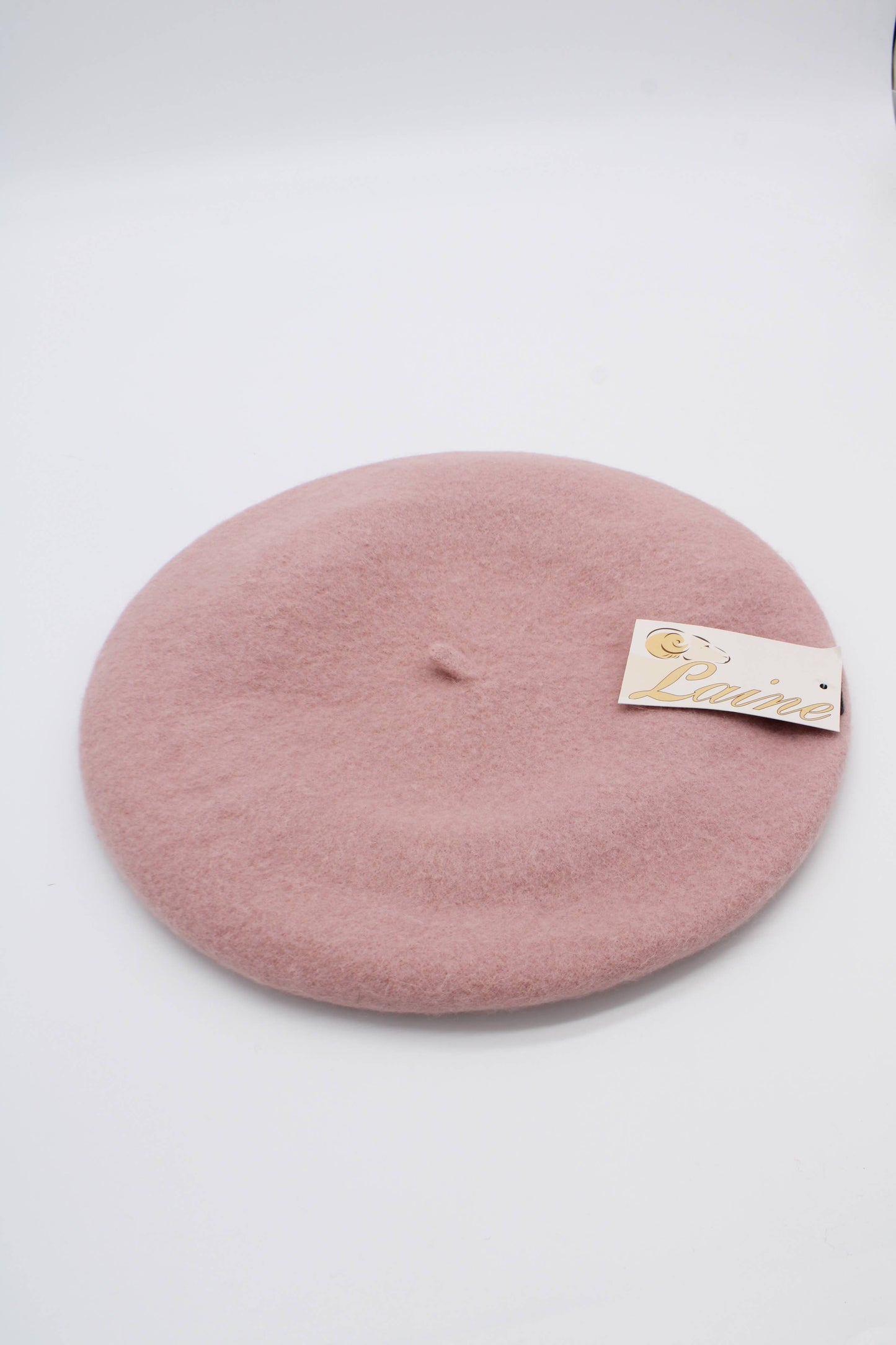 Classic beret in pure wool