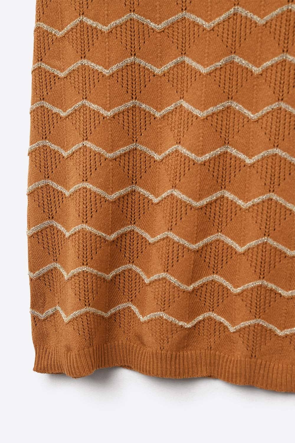 Q2 Zigzag V-Neck Knit sweater with dropped sleeves in Brown