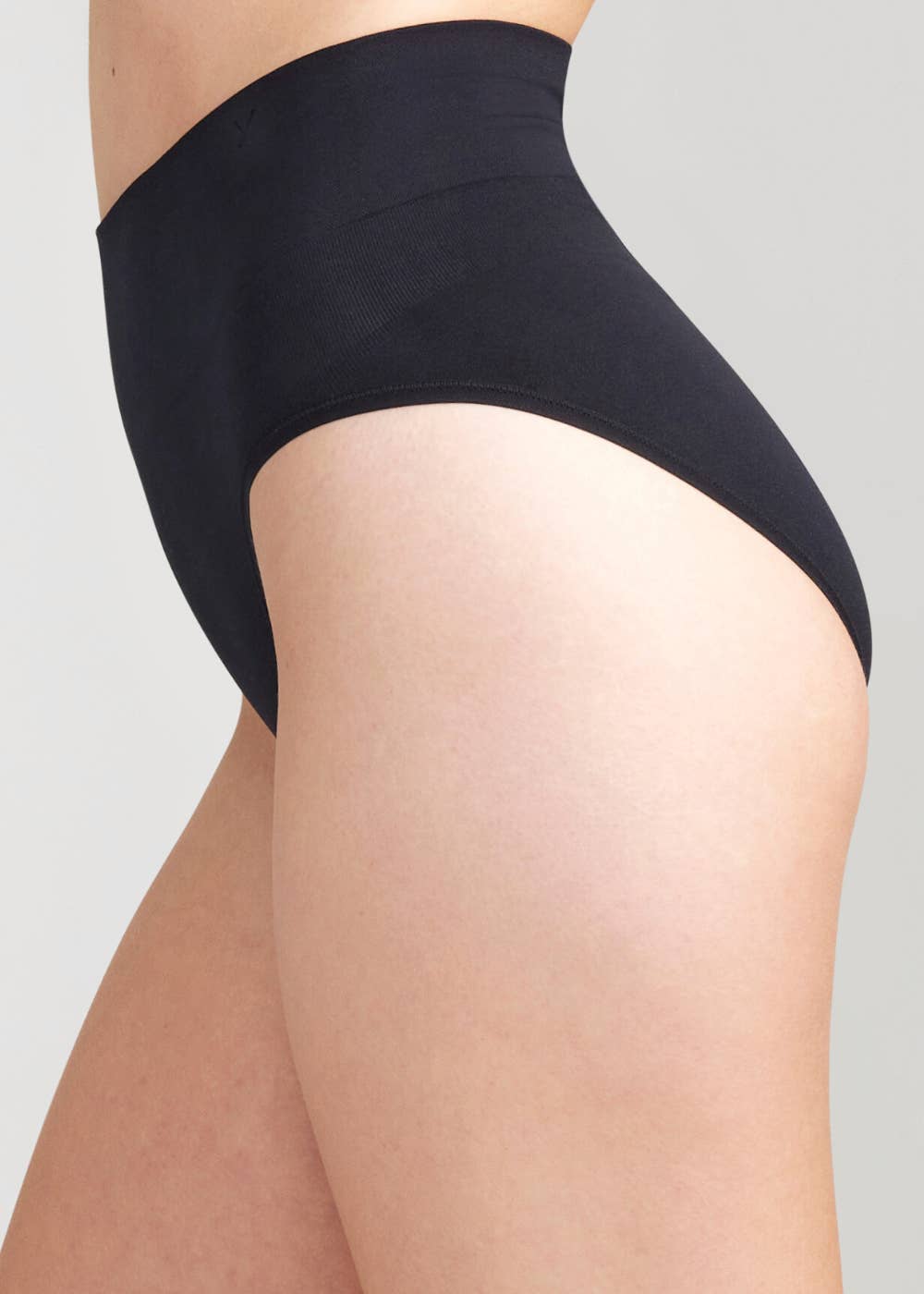 Yummie Curved Smoothing Brief - Seamless